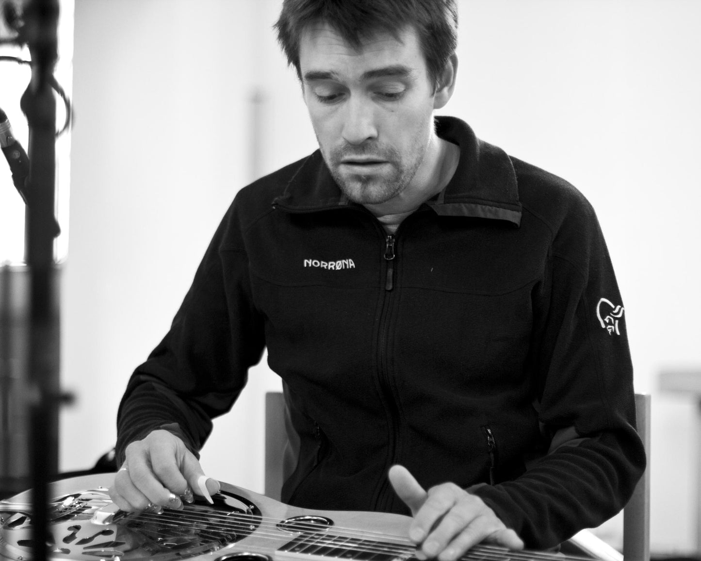 Sveinung Lilleheier playing the Dobro at the recording sessions of Arianna Savall's album Il viaggio d'Amore