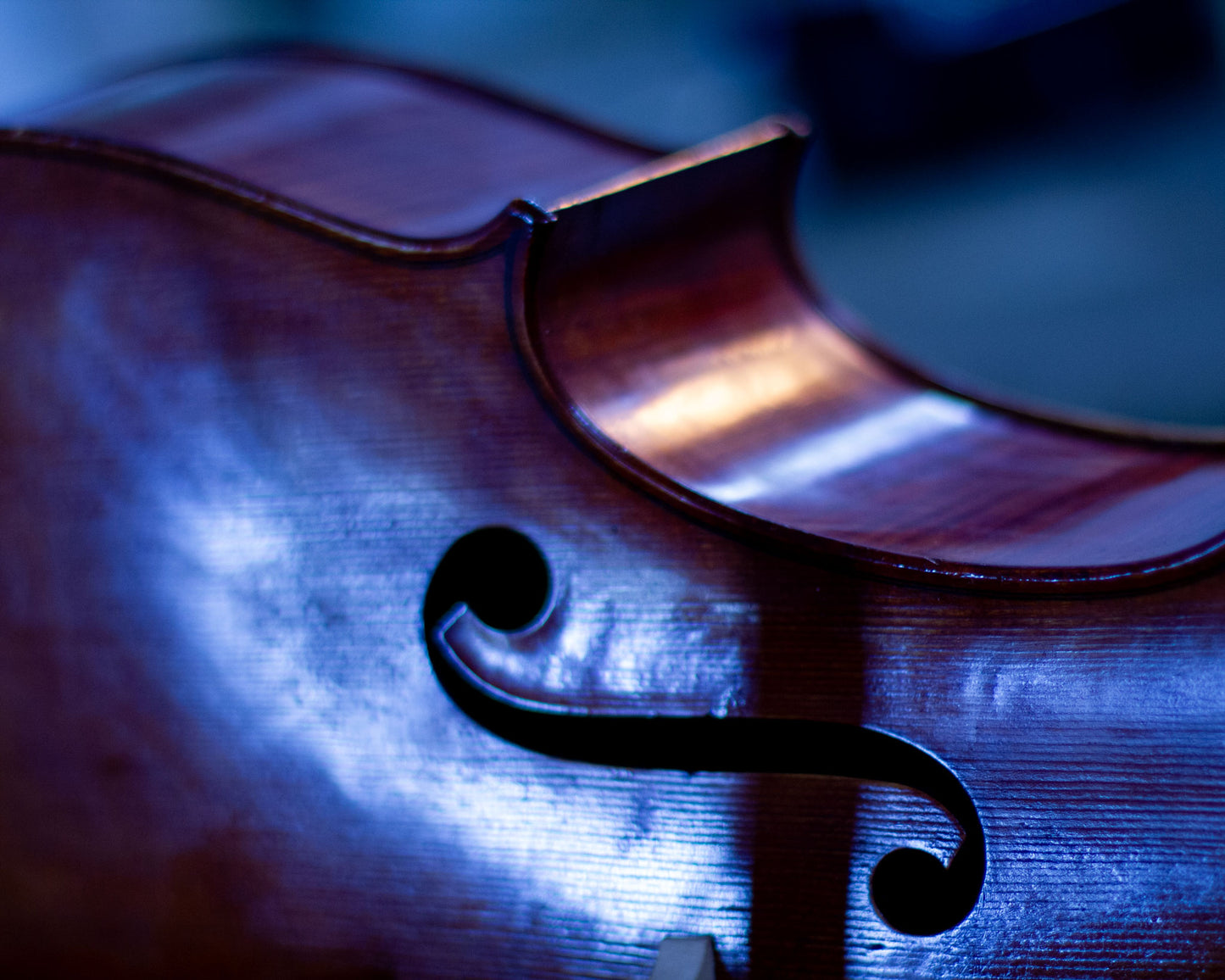 Detail of Gyöngy Erödi's baroque cello in the dim light of the Kalvarienbergkapelle during the recording sessions of her album.