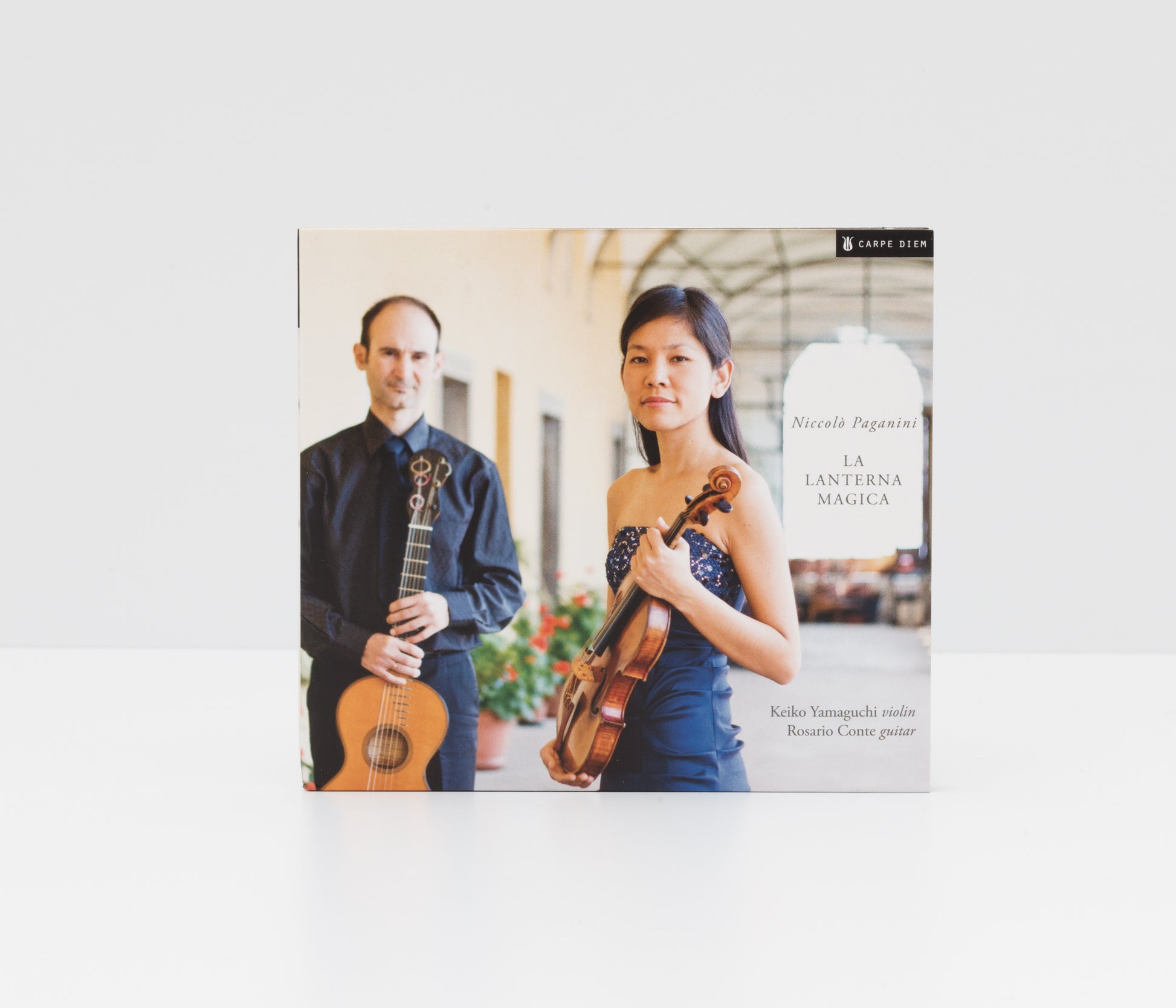 Digipack cover of La Lanterna Magica by Keiko Yamaguchi (violin) and Rosario Conte (guitar)