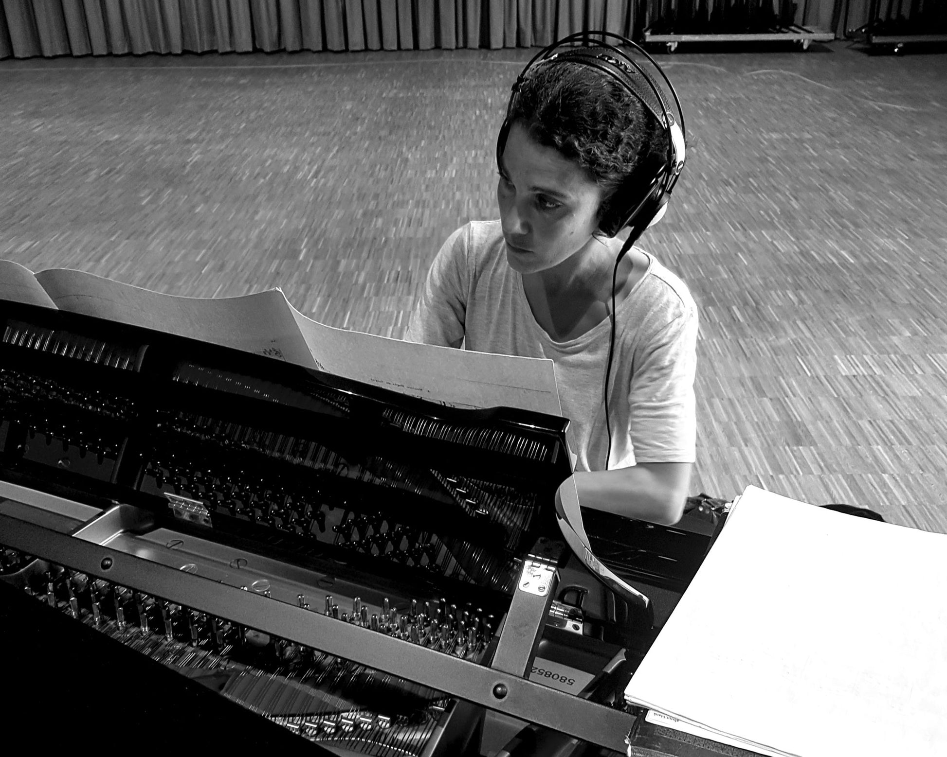 Maren Gamper playing piano during the recording sessions for "Melodies d'Ailleurs" in the Orchesterhaus Kriens, Switzerland