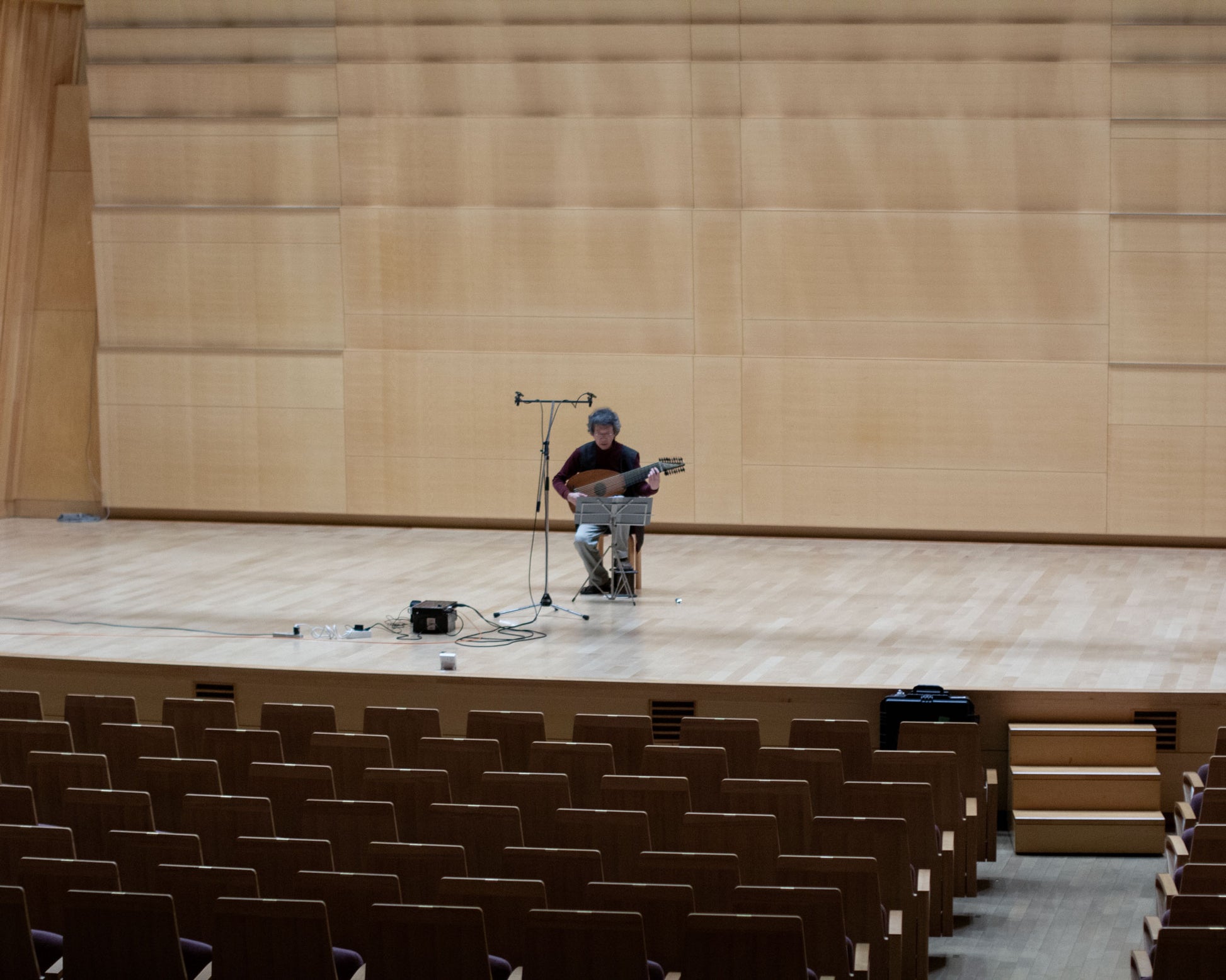 Toyohiko Satoh playing his original Greiff lute made in 1611 during the recording sessions for his album "Iki" in a concert hall in south Japan. 
