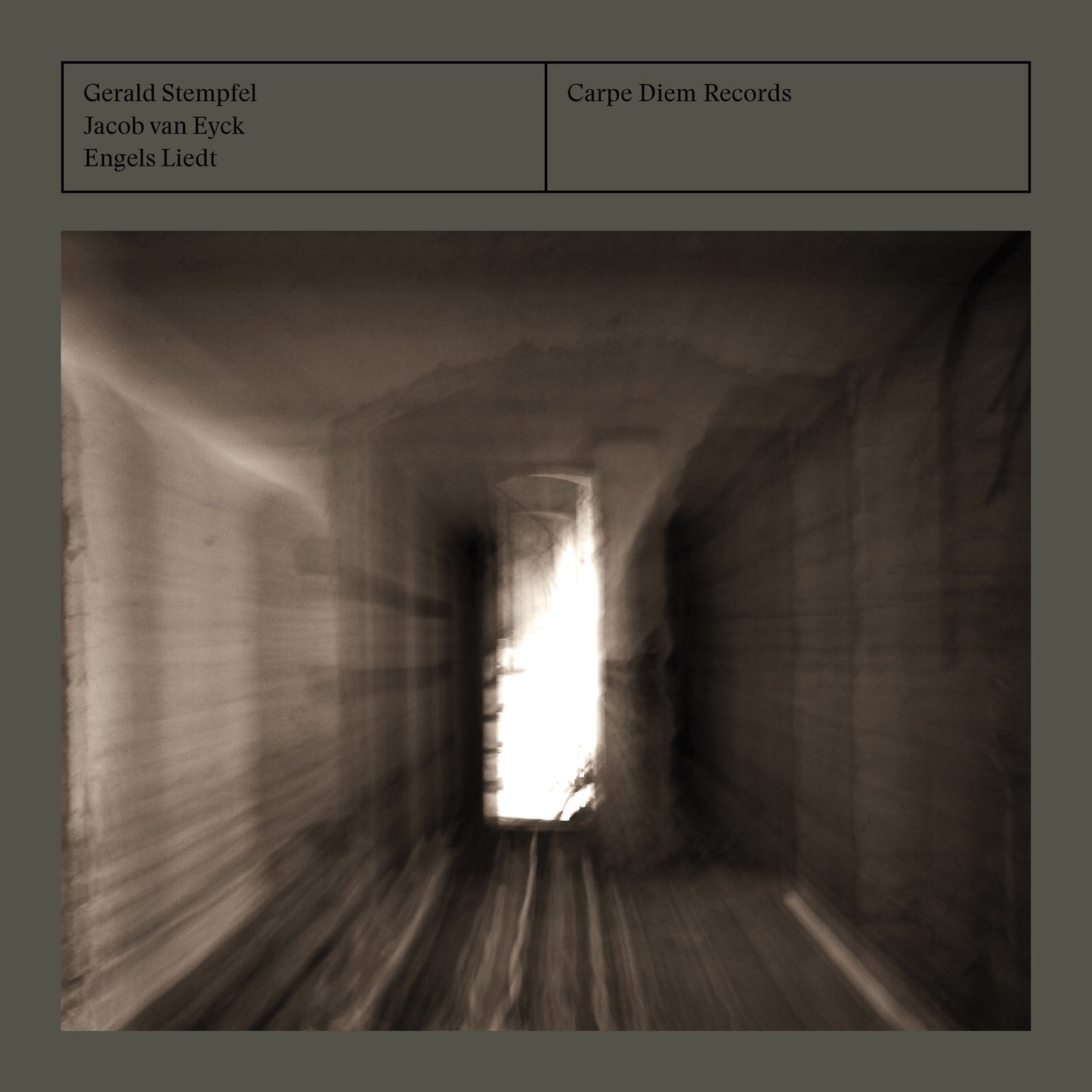 Cover of the album "Engels Liedt" by Gerald Stempfel showing a bright window in a dark room. 